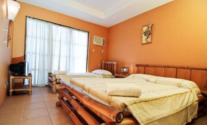 Hannah Hotel Balabag  Pokoj fotografie